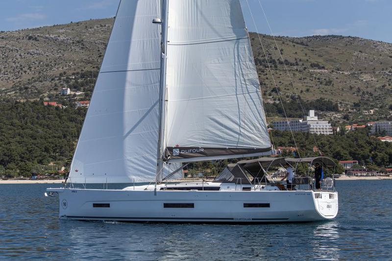 Book yachts online - sailboat - Dufour 530 - ANNA III - rent