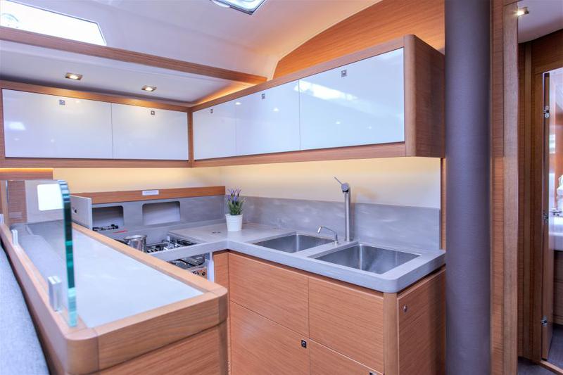 Book yachts online - sailboat - Dufour 530 - ANNA III - rent