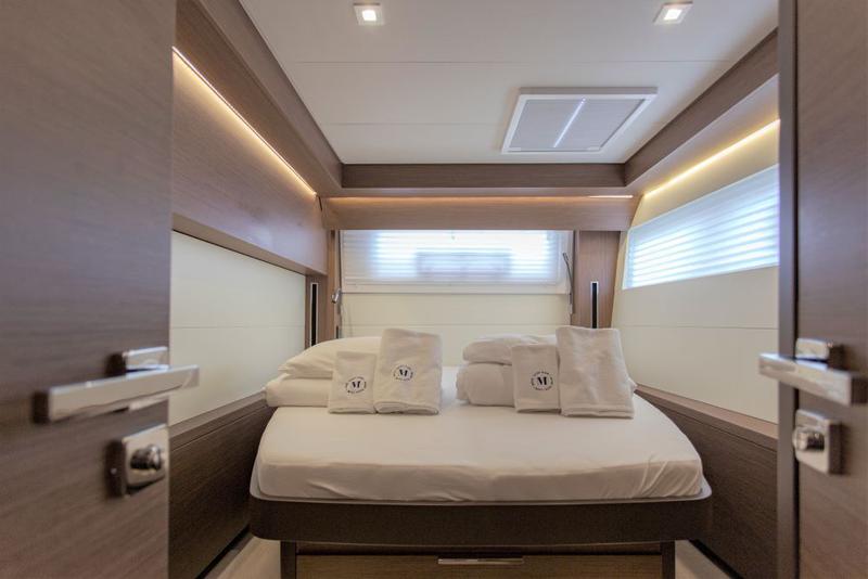 Book yachts online - catamaran - Lagoon 50 - SUNSHINE  - rent