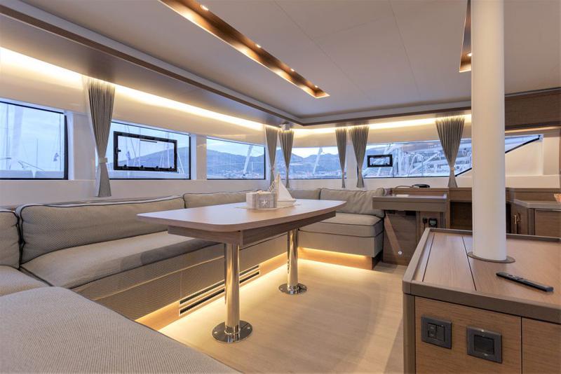 Book yachts online - catamaran - Lagoon 50 - SUNSHINE  - rent