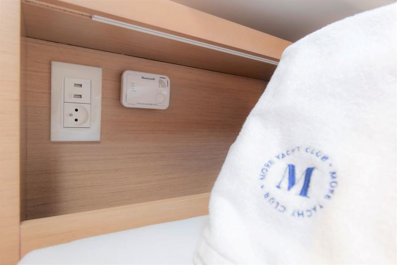 Book yachts online - catamaran - Excess 15 - WHITE LOTUS - rent