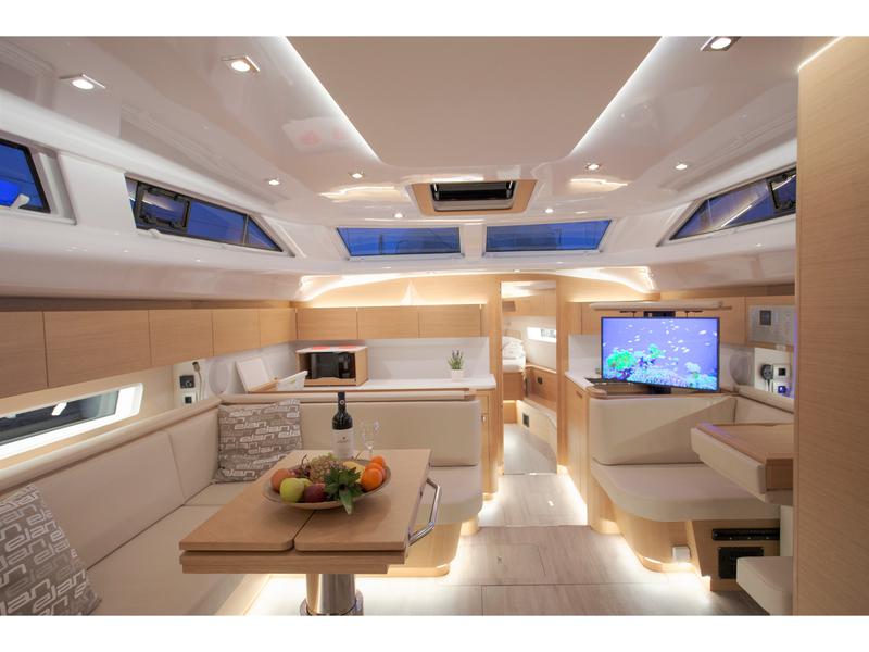 Book yachts online - sailboat - Elan GT6 - NEVERA - rent