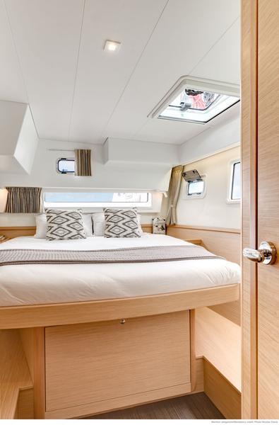 Book yachts online - catamaran - Lagoon 42 - AMFITRITE  - rent