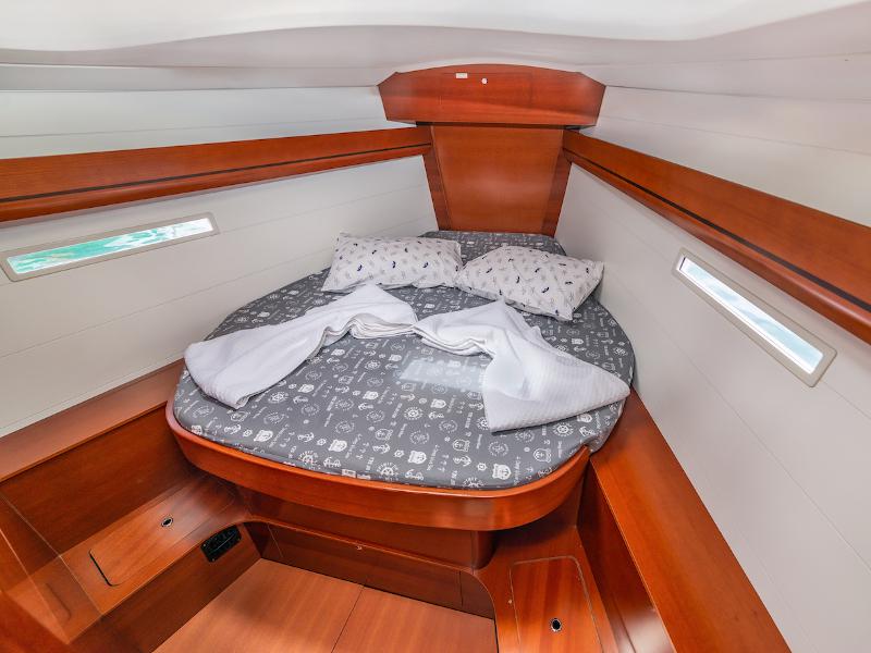 Book yachts online - sailboat - Dufour 405 Grand Large - Nora - rent