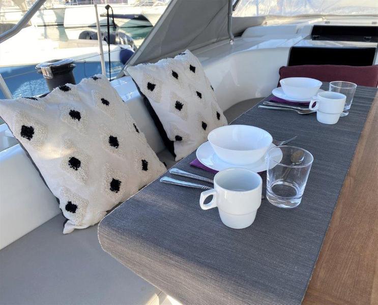 Book yachts online - sailboat - Hanse 508 - Infinity of Time - rent
