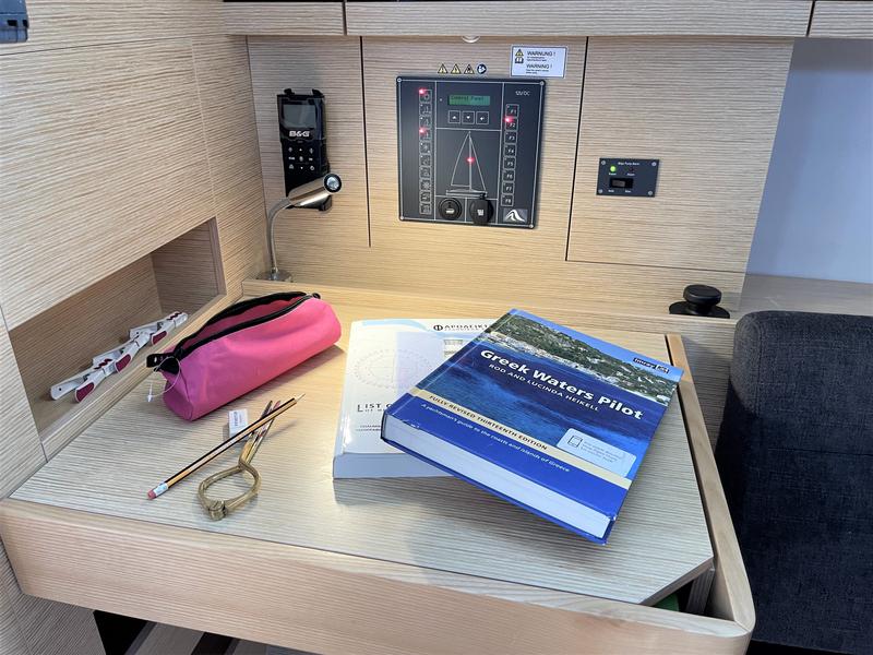 Book yachts online - sailboat - Hanse 418 - Infinity of Moments - rent