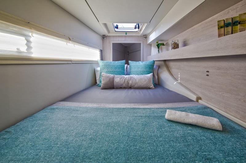 Book yachts online - catamaran - Leopard 40 - 3 cab - DAMLA - rent