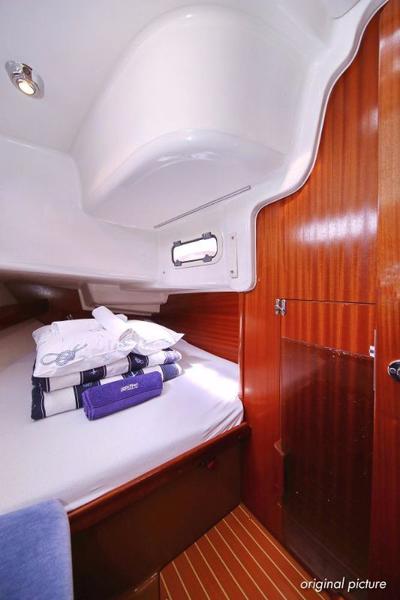 Book yachts online - sailboat - Bavaria 44 - Scorpion - rent