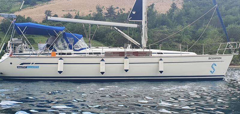 Book yachts online - sailboat - Bavaria 44 - Scorpion - rent