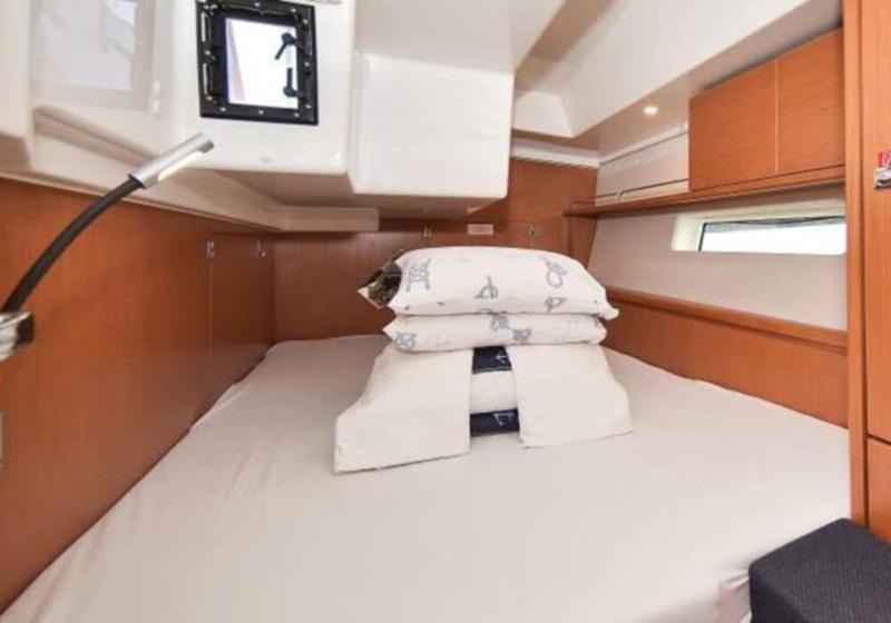 Book yachts online - sailboat - Bavaria Cruiser 45 - Callisto - rent