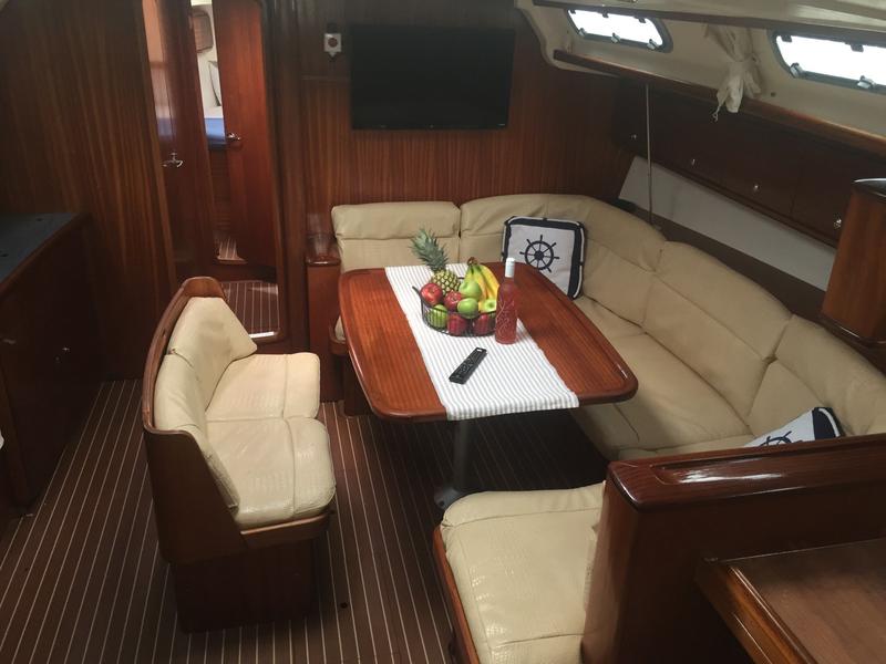Book yachts online - sailboat - Bavaria 44 - Stelios - rent