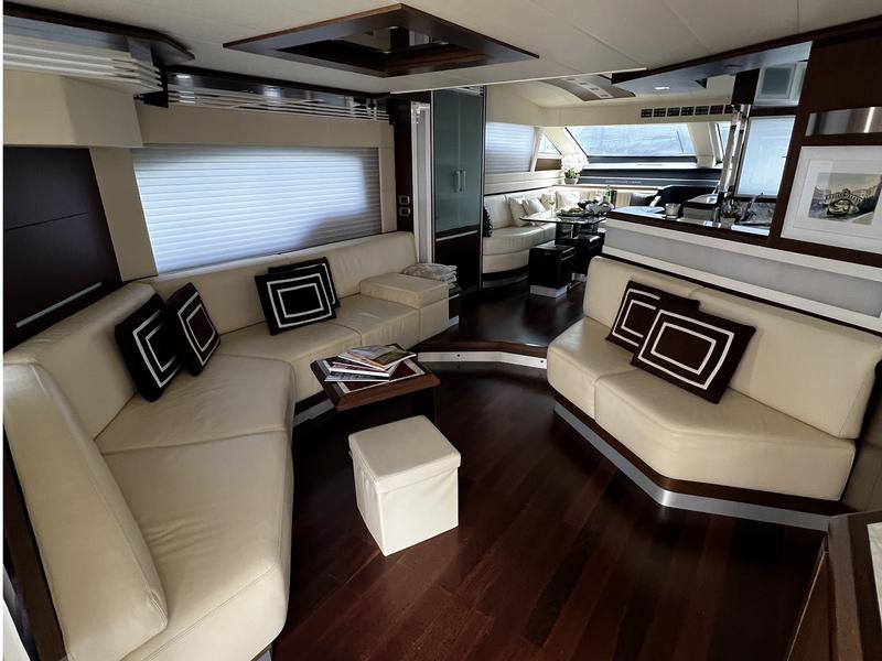 Book yachts online - motorboat - Dominator 680 S - QUO VADIS - rent