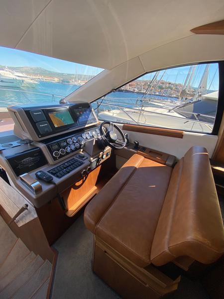Book yachts online - motorboat - Galeon 550 Sky - GREMIX - rent
