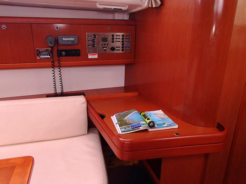 Book yachts online - sailboat - Beneteau Oceanis 43 - No Regrets - rent