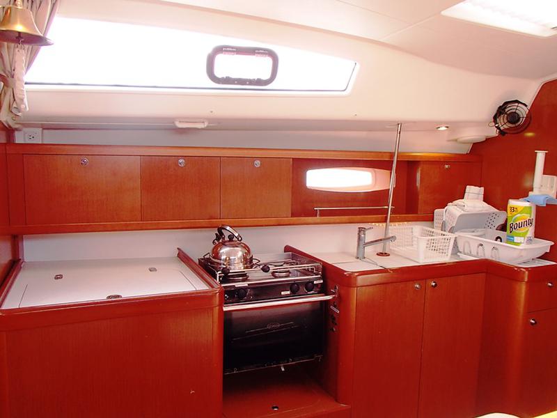Book yachts online - sailboat - Beneteau Oceanis 43 - No Regrets - rent