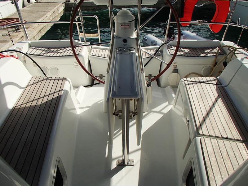 Book yachts online - sailboat - Jeanneau Sun Odyssey 36i - Vibeke - rent
