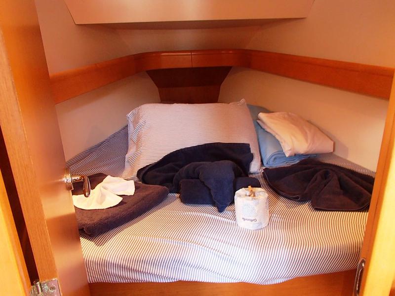 Book yachts online - sailboat - Jeanneau Sun Odyssey 36i - Vibeke - rent