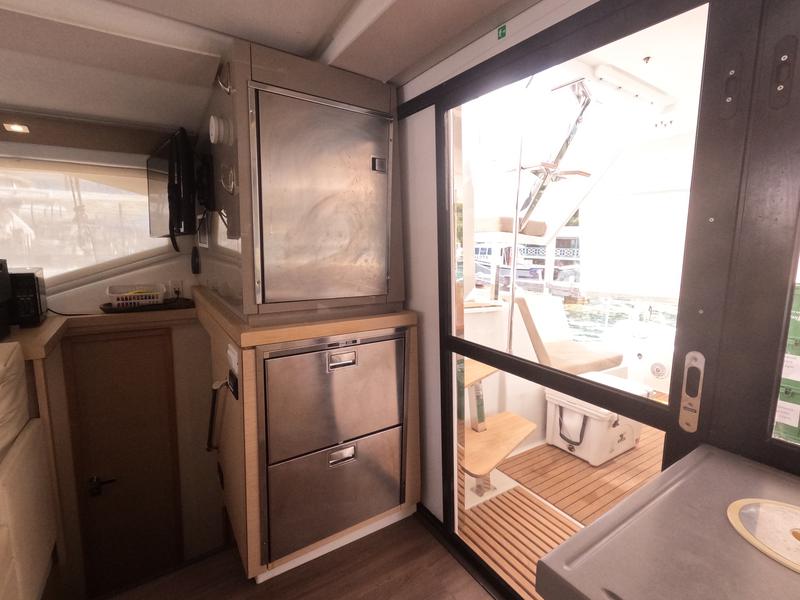 Book yachts online - catamaran - FP Lucia 40 - Lucky Cat - rent
