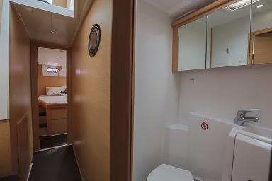 Book yachts online - catamaran - Lagoon 420 - SAMBA - rent
