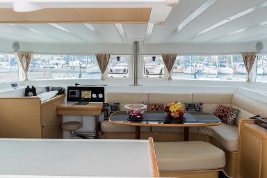 Book yachts online - catamaran - Lagoon 420 - SAMBA - rent