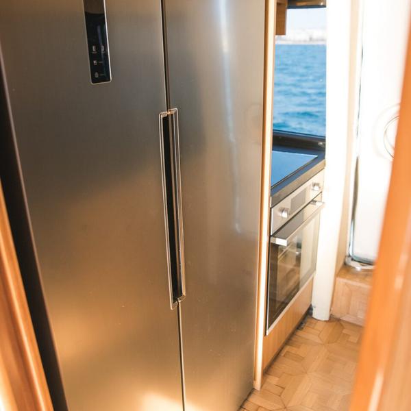 Book yachts online - motorboat - Posillipo Technema 67 - Temptation - rent