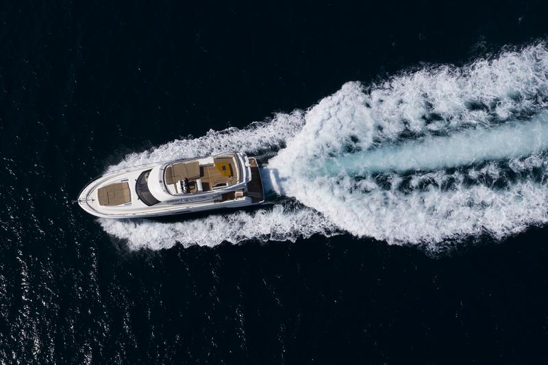 Book yachts online - motorboat - Prestige 550 Fly - Floria - rent