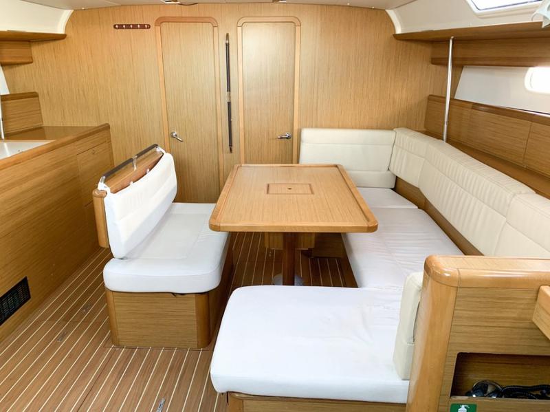 Book yachts online - sailboat - Sun Odyssey 49i - Mirta - rent