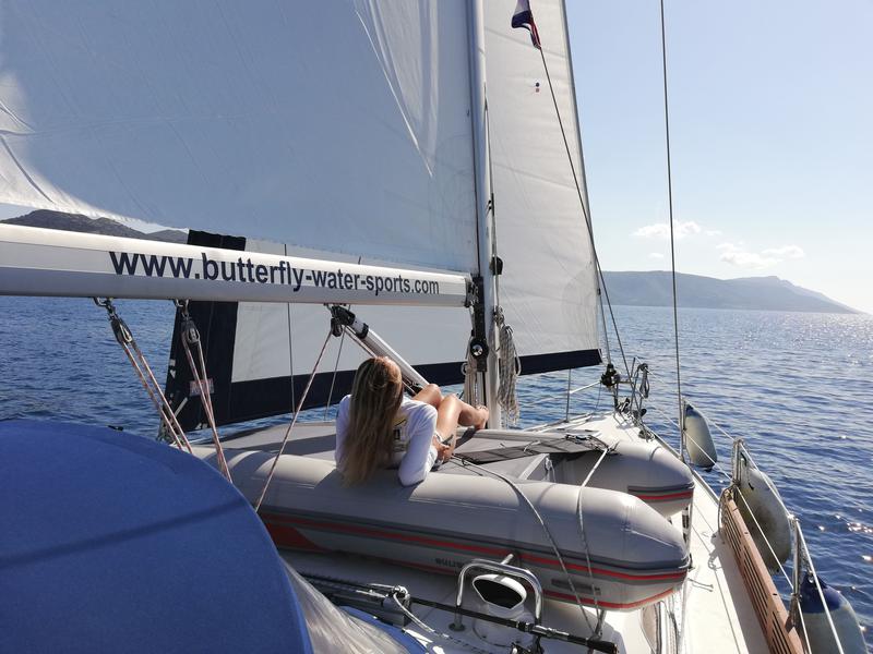Book yachts online - sailboat - Bavaria 40 Cruiser - "LADY BUTTERFLY" - rent