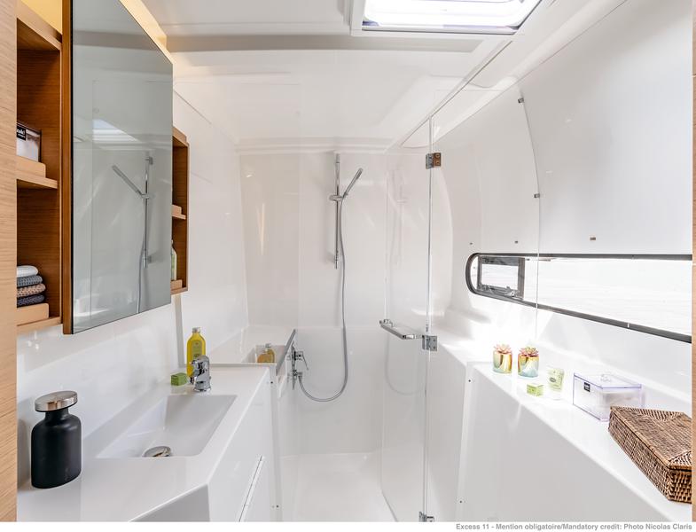 Book yachts online - catamaran - Excess 11 - YEMAYA Valencia CREWED weekly - rent