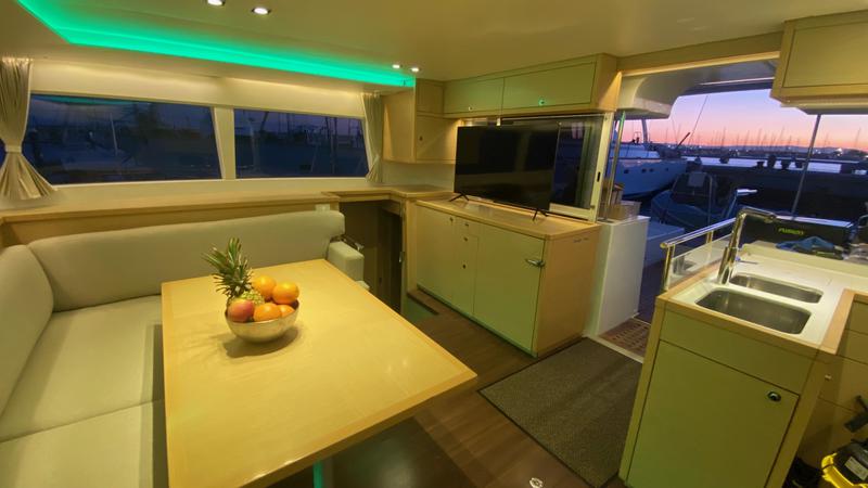 Book yachts online - catamaran - Lagoon 450  Flybridge - Fornes - rent