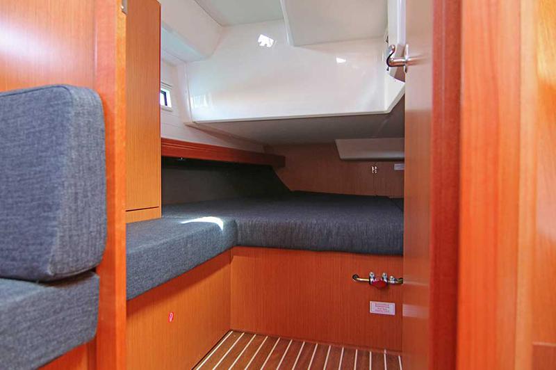 Book yachts online - sailboat - Bavaria 41 Cruiser - Optasia - rent