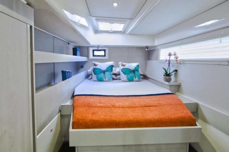 Book yachts online - catamaran - Leopard 48 - Sunday Kinga - rent