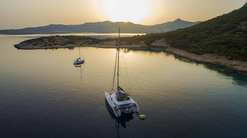 Book yachts online - catamaran - Lagoon 560 S2 - Alyssa - rent