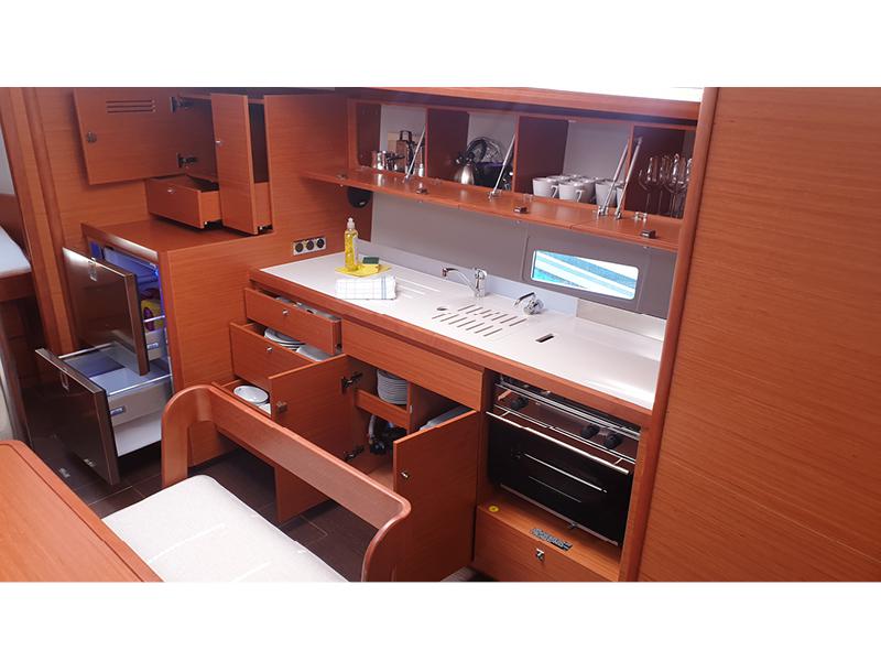 Book yachts online - sailboat - Dufour 430 Grand Large - Calando - rent