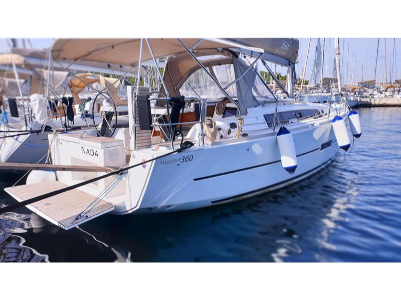 Book yachts online - sailboat - Dufour 360 Grand Large - Layla - rent
