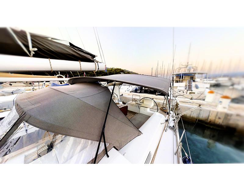 Book yachts online - sailboat - Dufour 520 Grand Large - Volante - rent