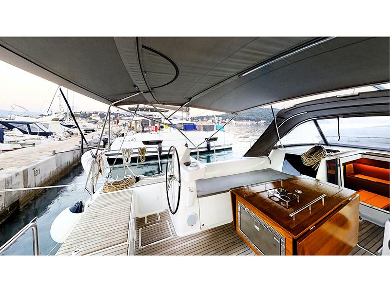 Book yachts online - sailboat - Dufour 520 Grand Large - Maestoso - rent