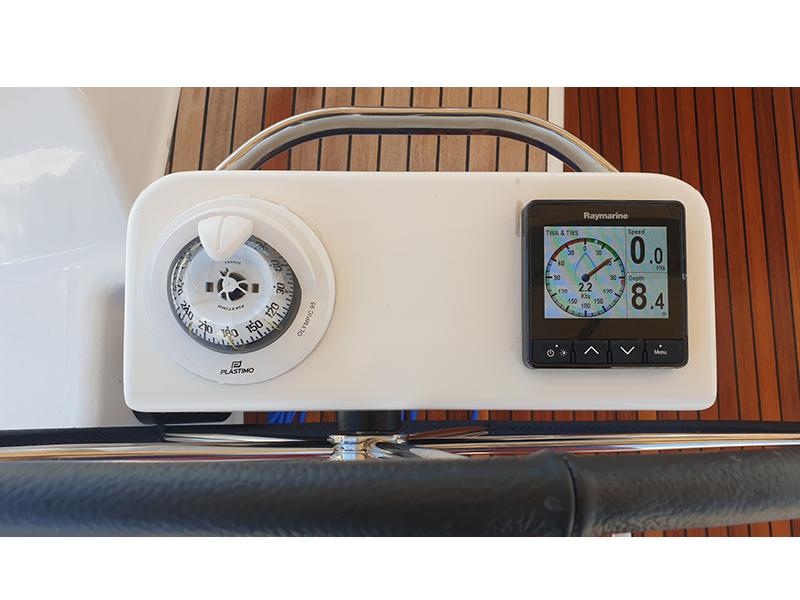 Book yachts online - sailboat - Dufour 390 Grand Large - Ruža - rent