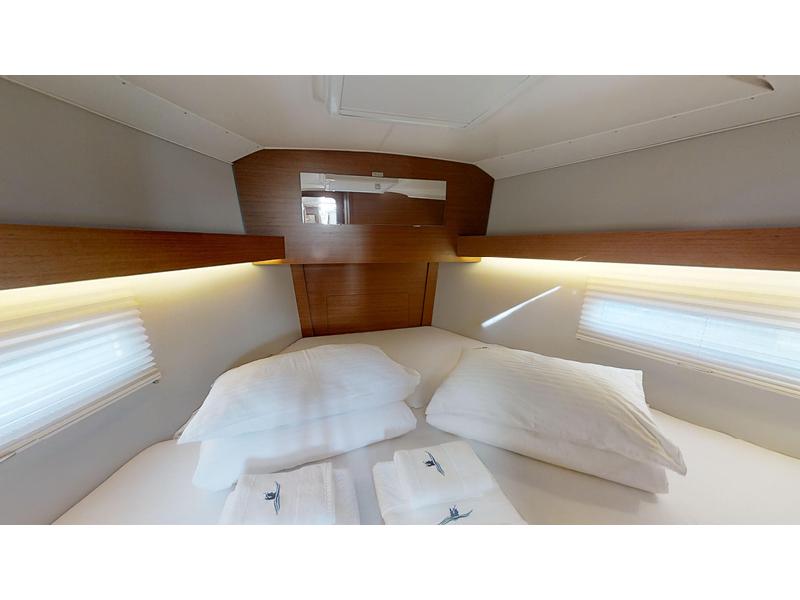 Book yachts online - sailboat - Dufour 390 Grand Large - Ruža - rent
