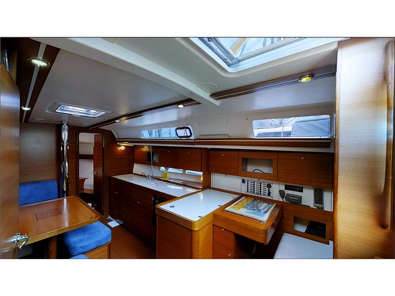 Book yachts online - sailboat - Dufour 375 Grand Large - Iva FB - rent