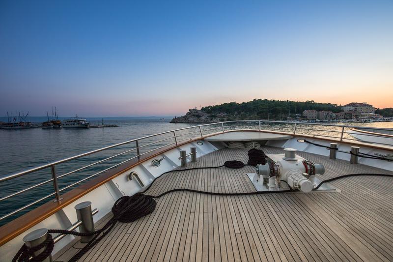 Book yachts online - motorboat - Luxury Motor Yacht - Diamond - rent