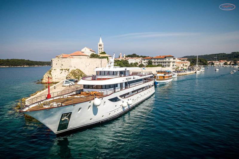 Book yachts online - motorboat - Luxury Motor Yacht - Suzana - rent