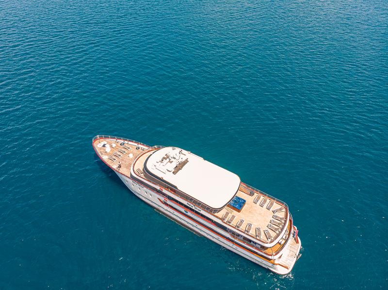 Book yachts online - motorboat - Luxury Motor Yacht - New Star - rent