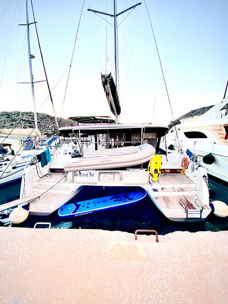 Book yachts online - catamaran - Lagoon 42 - The Key of Joy - rent