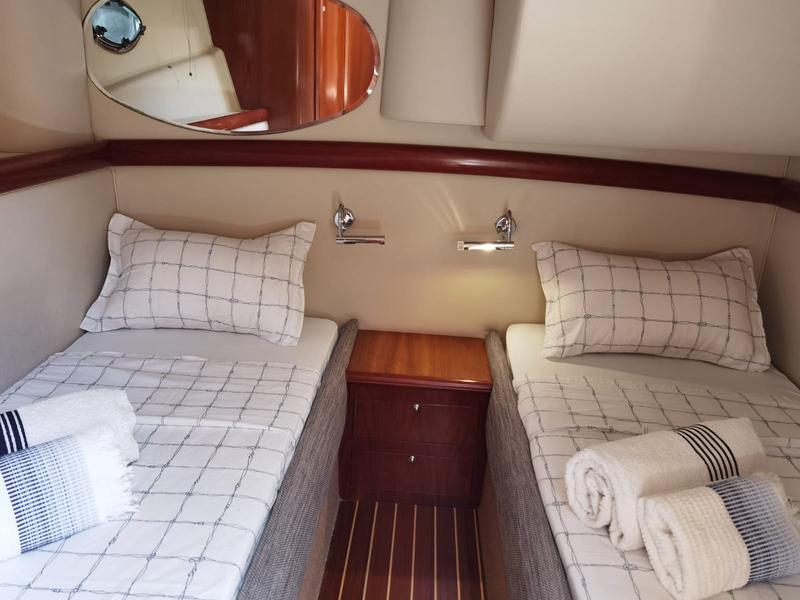 Book yachts online - motorboat - Rodman 41 - Mainera - rent