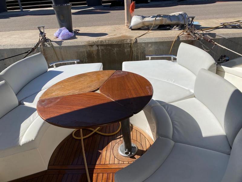 Book yachts online - motorboat - Atlantis 39 - Cornucopia IV - rent