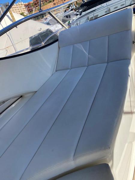 Book yachts online - motorboat - Atlantis 39 - Cornucopia IV - rent