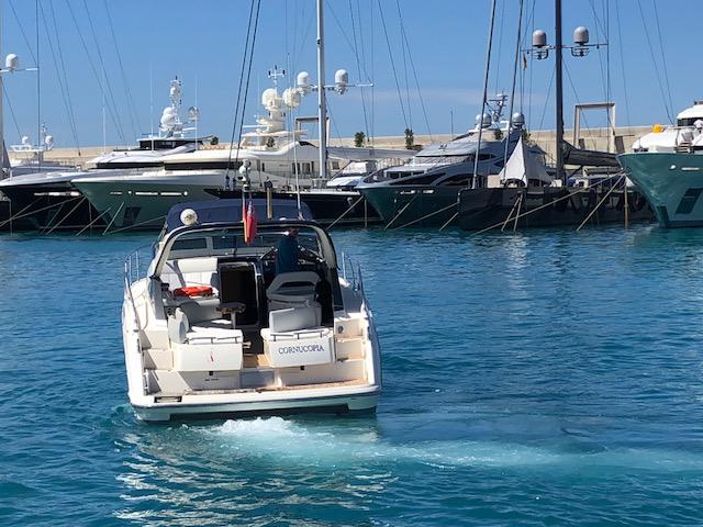 Book yachts online - motorboat - Atlantis 39 - Cornucopia IV - rent