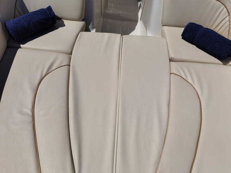 Book yachts online - motorboat - Sea Ray 240 - Haja One - rent