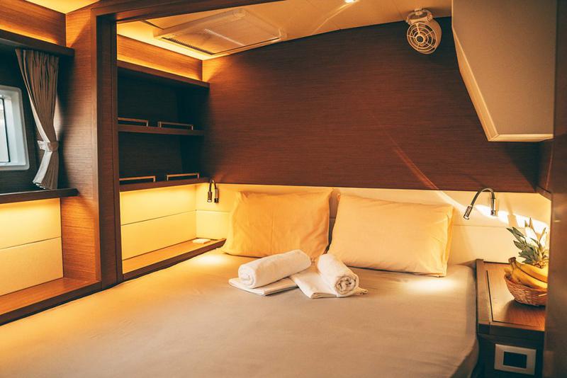 Book yachts online - catamaran - Lagoon 52F - AKANA  - rent